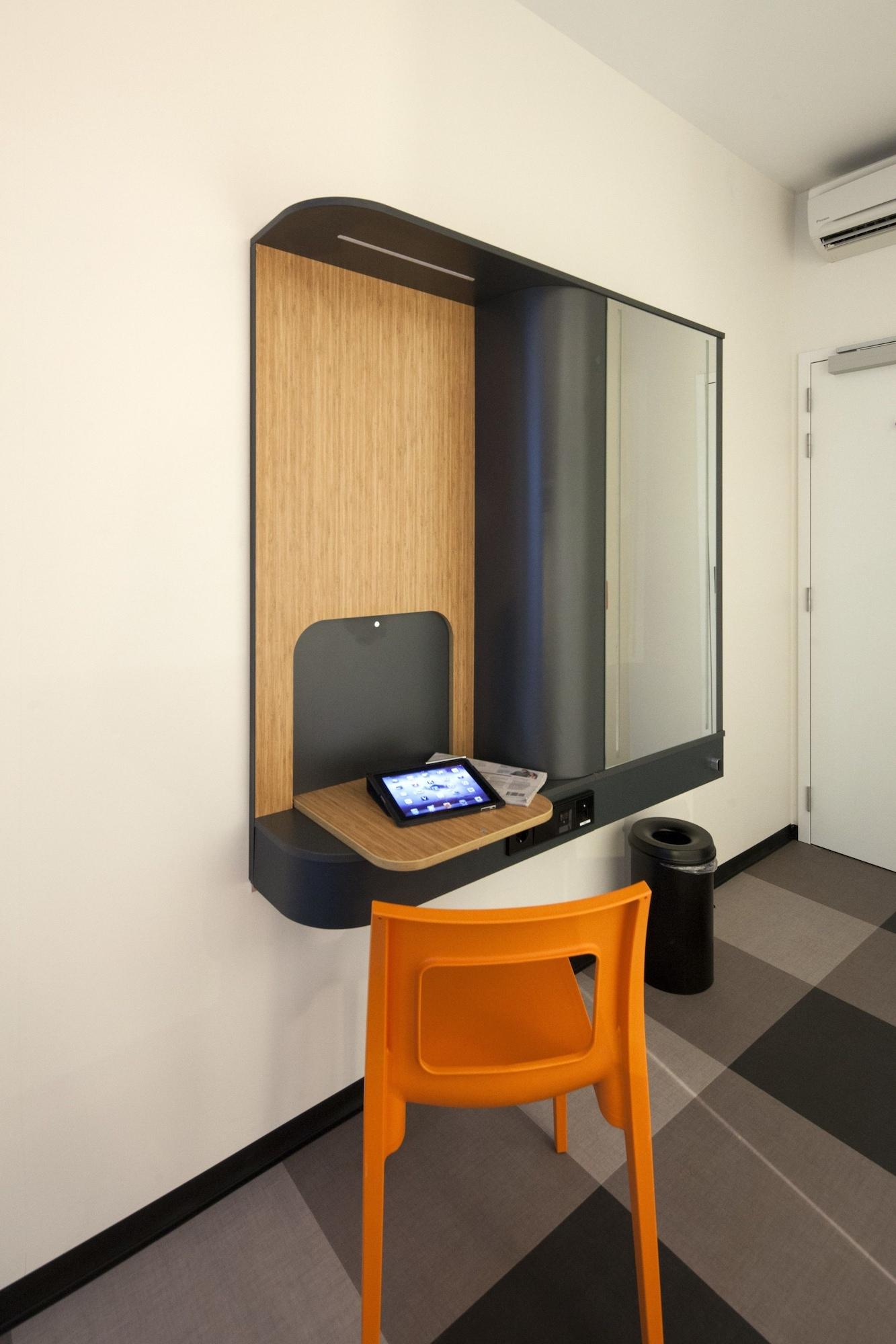 Easyhotel Brussels City Centre Bruxelas Exterior foto
