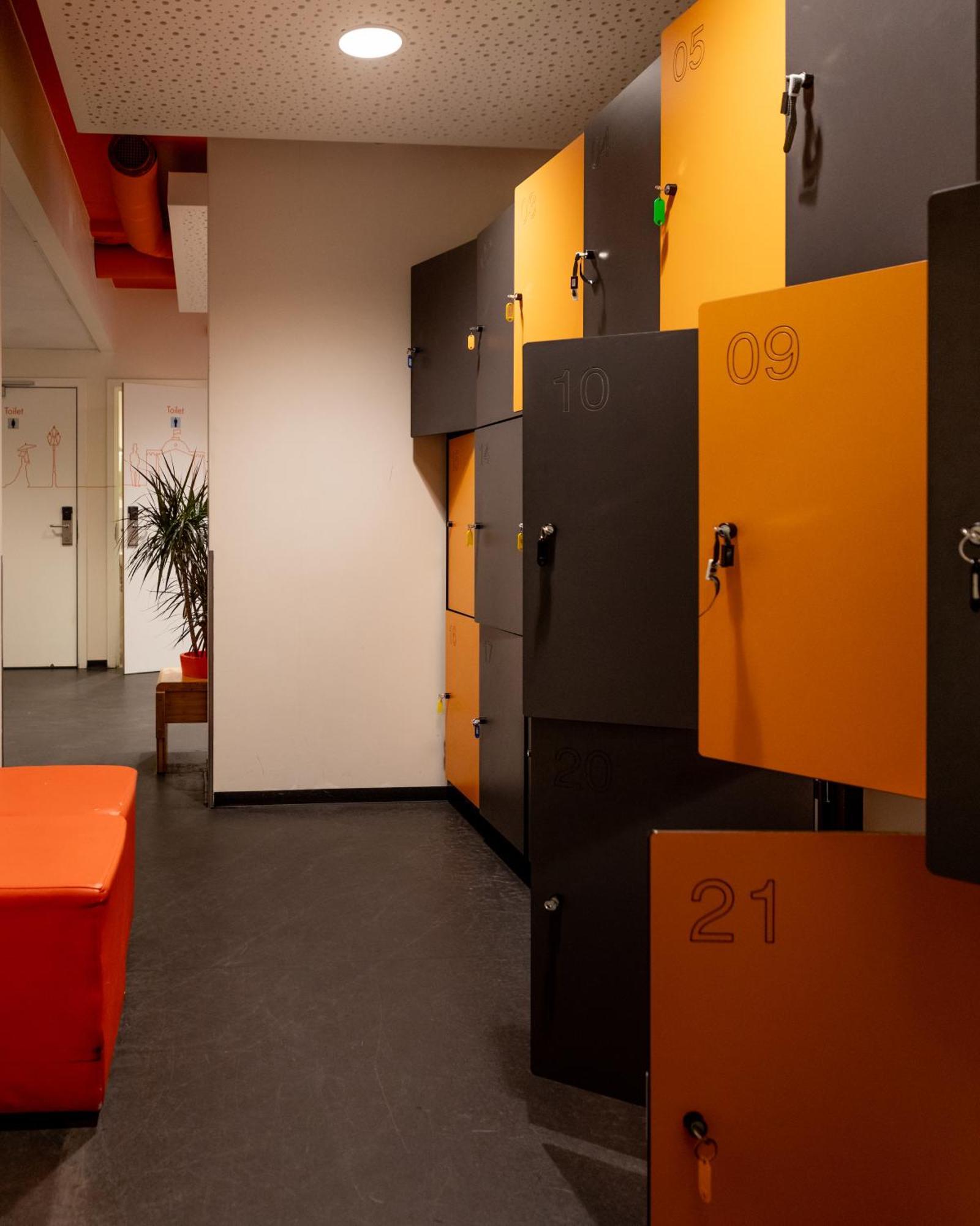 Easyhotel Brussels City Centre Bruxelas Exterior foto
