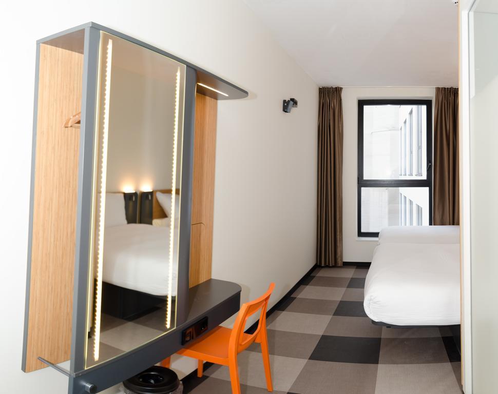 Easyhotel Brussels City Centre Bruxelas Exterior foto