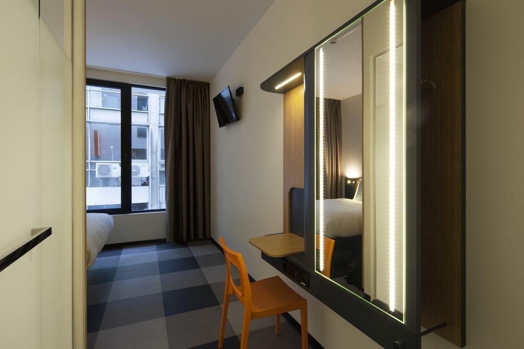 Easyhotel Brussels City Centre Bruxelas Exterior foto