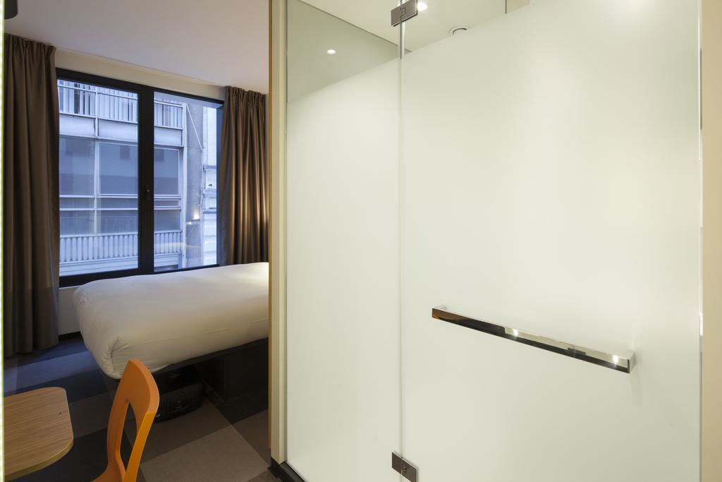 Easyhotel Brussels City Centre Bruxelas Exterior foto